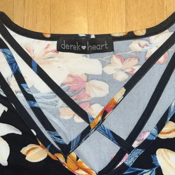 floral mini dress - Picture 3 of 4